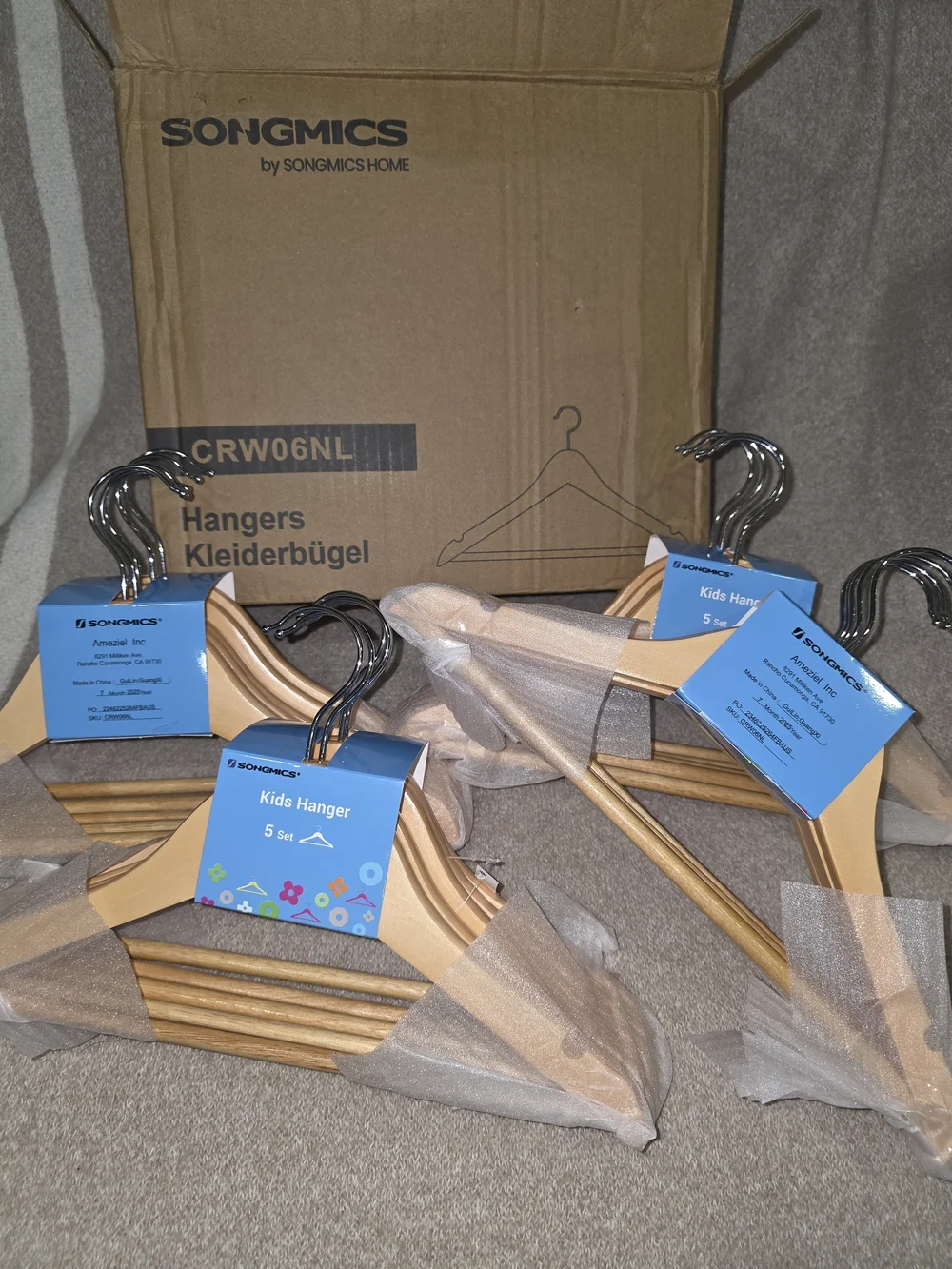 Premium Wooden Hangers 20 Pack Non-Slip Kids Clothes Hangers w/360° Swivel Hook - Picture 5 of 6